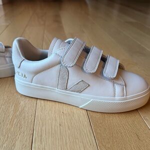 Women's Veja Grey Tail Velcro Sneakers Size: 35